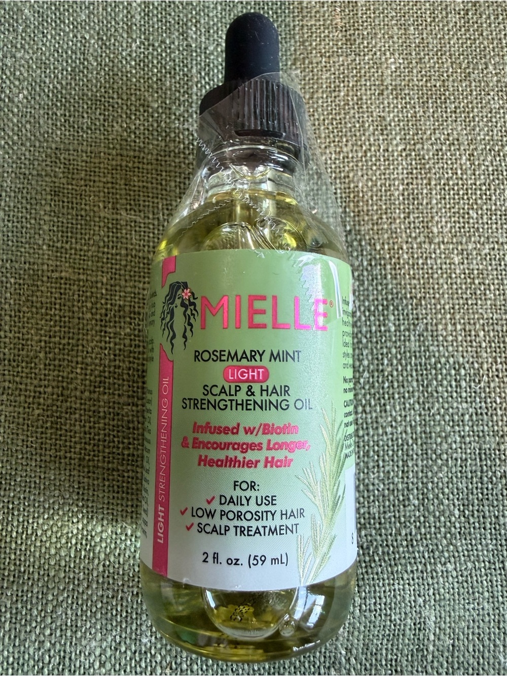 Mielle Rosemary Mint Scalp & Hair Strengthening Oil ✨ (2 oz) NEW